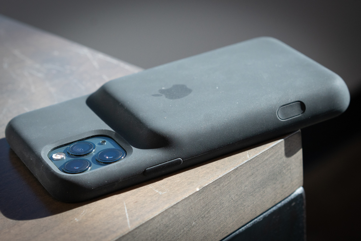 Apple’s iPhone 11 Smart Battery Case Review
